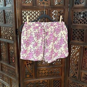 NWT HEARTLOOM AFRICAN DAISY PURPLE FLORAL SHORTS W/ Lining